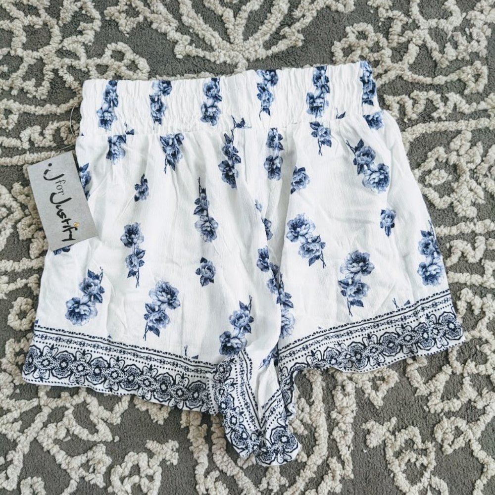 J for Justify Spring Summer Boho Shorts, XS, White 3/$20 - Picture 3 of 3